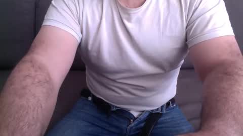 Snapshot of oldjeremy chatting on February 3, 10:47 am oldjeremy online show from February 3, 10:47 am