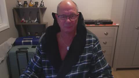 Snapshot of oldveteranuk chatting on September 17, 4:49 am oldveteranuk online show from September 17, 4:49 am