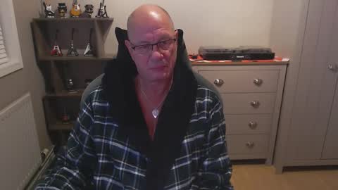 Snapshot of oldveteranuk chatting on September 23, 4:17 am oldveteranuk online show from September 23, 4:17 am