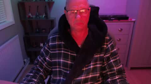 oldveteranuk online show from April 28, 4:17 am