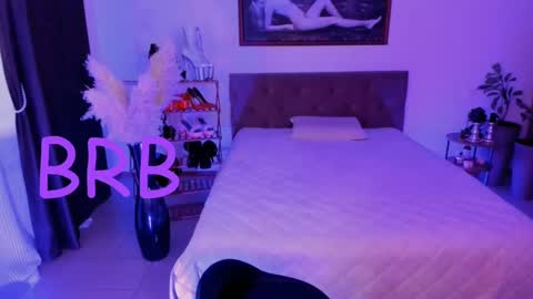 oliva_candy online show from February 26, 6:19 am