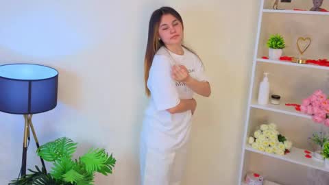 Lana online show from April 24, 6:32 pm