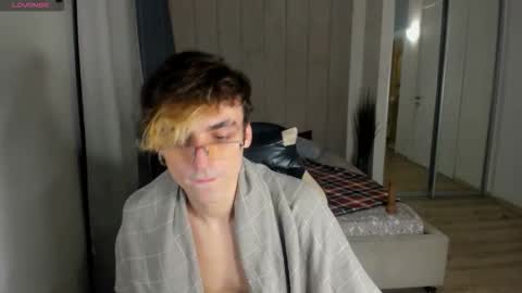 Snapshot of oliver__martinez chatting on September 21, 8:35 pm OLIVER MARTINEZ online show from September 21, 8:35 pm