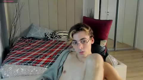 Snapshot of oliver__martinez chatting on September 24, 8:59 pm OLIVER MARTINEZ online show from September 24, 8:59 pm