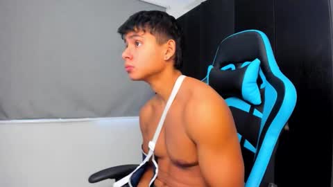 Oliver bray online show from October 8, 6:47 pm