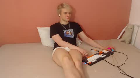 Oliver online show from April 3, 1:12 am