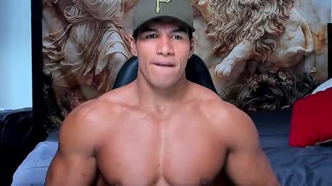 oliver_tommy online show from November 11, 1:35 pm