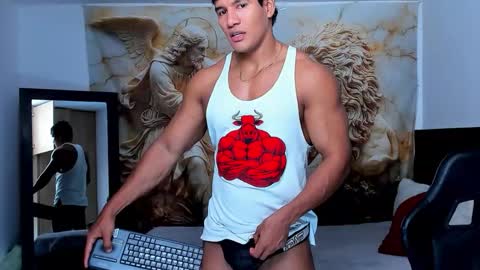 oliver_tommy online show from November 18, 2:31 pm