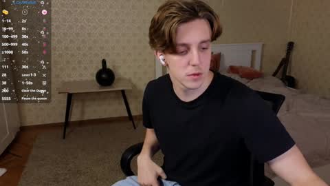 Oliver Evans online show from December 10, 12:39 am