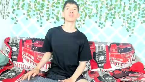 oliverhot2005 online show from February 18, 12:39 pm