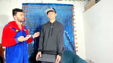 oliverhot_2005 online show from February 26, 1:46 am