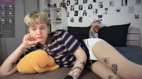 oliver online show from April 3, 3:52 pm