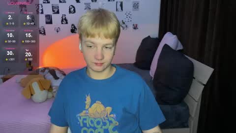 Snapshot of olivertasty chatting on October 20, 9:42 pm oliver online show from October 20, 9:42 pm