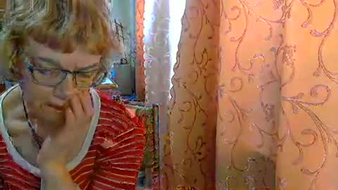 Olivia Mia online show from March 20, 8:08 am