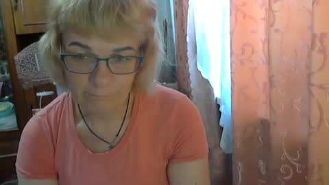 Olivia Mia online show from June 5, 9:59 am