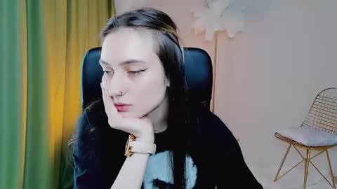 olivia_norton_ online show from September 17, 1:25 pm