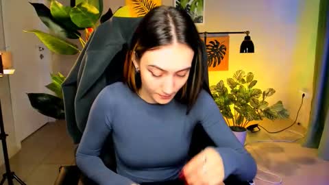 olivia_norton_ online show from October 4, 10:35 am