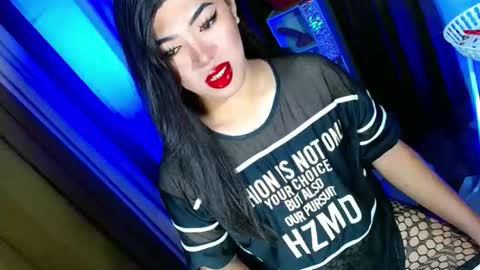 Snapshot of olivia_the_temptress27 chatting on September 25, 5:20 pm Miss OLIVIA online show from September 25, 5:20 pm