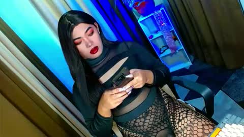 Snapshot of olivia_the_temptress27 chatting on October 13, 10:39 am Miss OLIVIA online show from October 13, 10:39 am