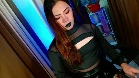 Snapshot of olivia_the_temptress27 chatting on October 6, 9:49 am Miss OLIVIA online show from October 6, 9:49 am