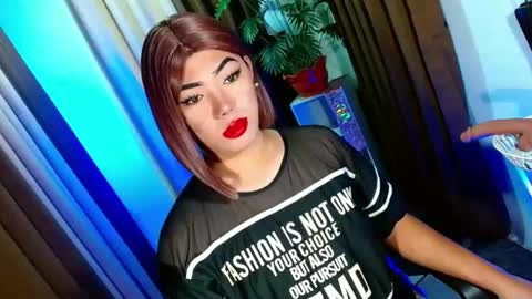 Snapshot of olivia_the_temptress27 chatting on September 23, 10:09 am Miss OLIVIA online show from September 23, 10:09 am