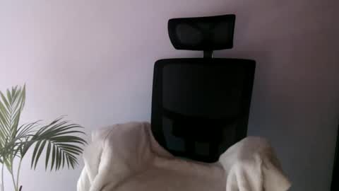 oliviaaa__ online show from February 20, 3:47 pm