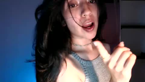 oliviaaa__ online show from November 10, 10:34 pm