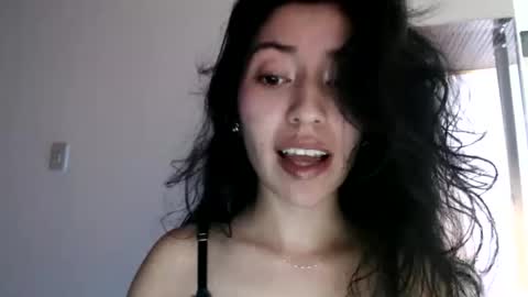 oliviaaa__ online show from January 9, 6:02 pm