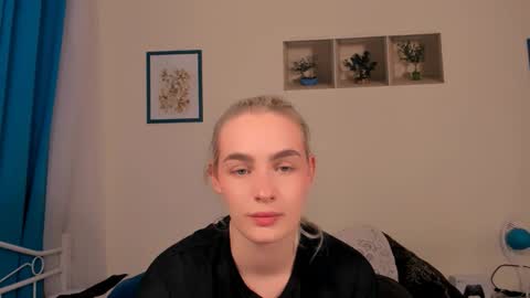 oliviaBeauty online show from April 18, 7:18 pm