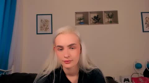 oliviaBeauty online show from April 26, 1:53 pm