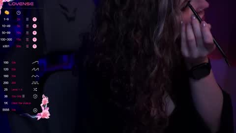 Snapshot of oliviamcclean chatting on October 24, 8:42 pm Liv online show from October 24, 8:42 pm