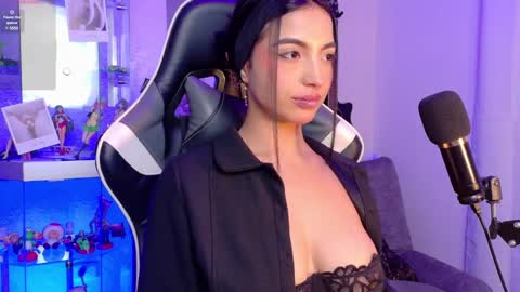 Olivia Mcneill  online show from March 7, 6:24 am