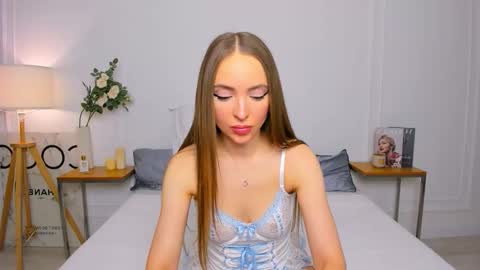 Olivia online show from December 3, 2:45 am