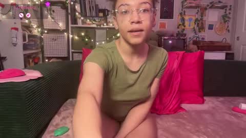 olly online show from March 19, 9:42 pm