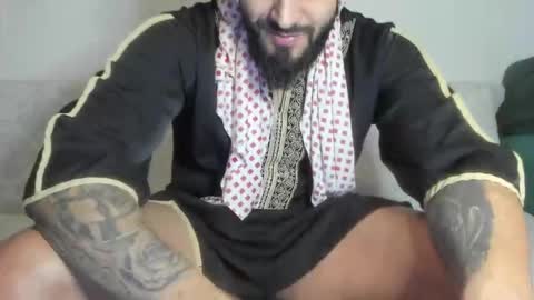 Snapshot of omar_xoxo chatting on October 20, 9:20 pm Omar online show from October 20, 9:20 pm