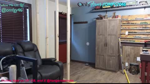 Snapshot of omfgy chatting on February 18, 9:09 pm Norm online show from February 18, 9:09 pm
