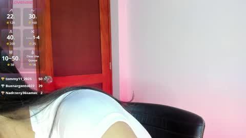 Violette online show from May 11, 4:41 am