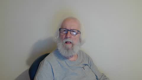 Somewhere over the rainbow online show from February 18, 9:20 pm