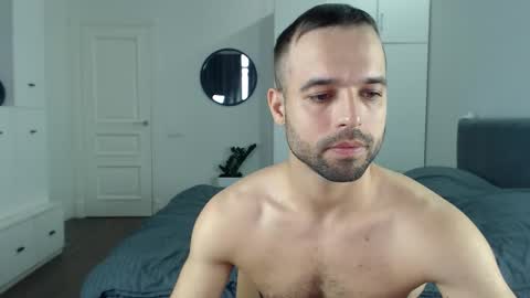 onebestlover online show from September 22, 11:25 am