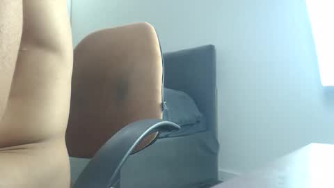 onebestlover online show from November 26, 9:06 am