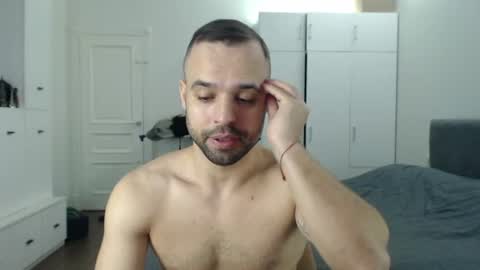 onebestlover online show from June 17, 9:03 am