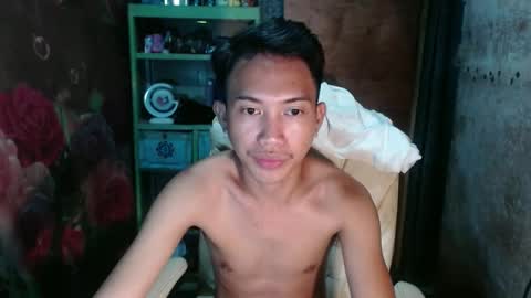 Wyn Will serve you and be your slave online show from January 1, 8:35 am