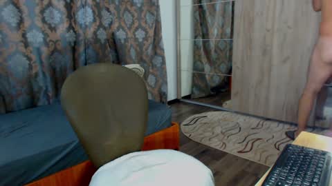 Snapshot of oneboy1x1 chatting on December 23, 4:01 am oneboy1x1 online show from December 23, 4:01 am