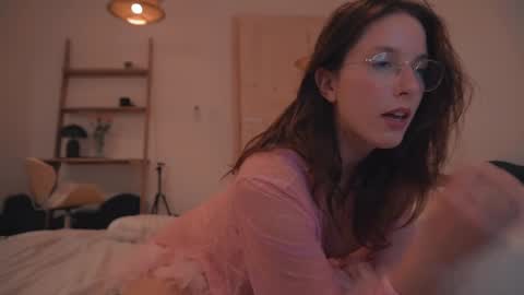 Ariel online show from February 14, 9:53 pm