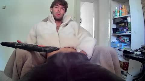 Snapshot of onesieboyx chatting on October 2, 11:20 am onesieboyx online show from October 2, 11:20 am