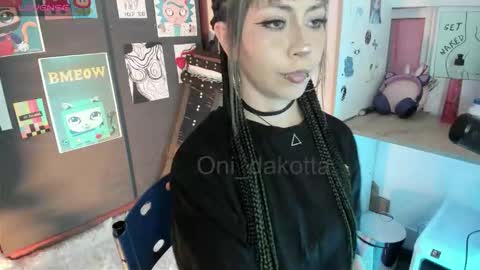 oni_dakotta online show from December 1, 2:15 pm