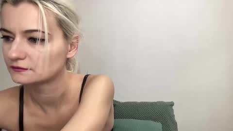 Onika online show from January 18, 1:42 pm