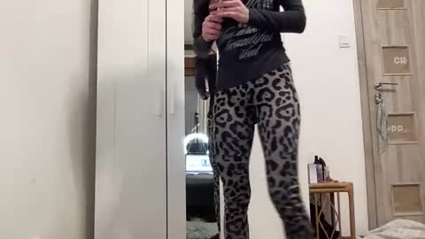 Onika online show from March 3, 4:03 pm