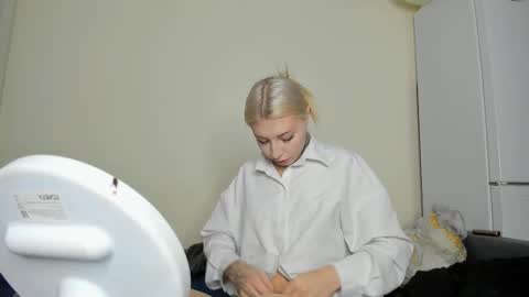 Iva online show from November 11, 2:30 pm