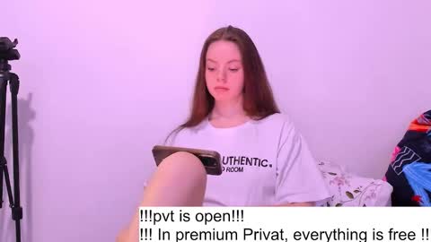 only_sarah1 online show from October 24, 11:38 pm